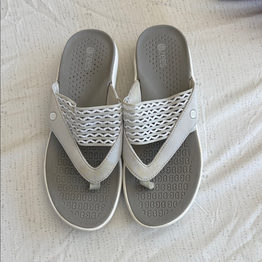 Bzees Silver and Gray Woven Sandals